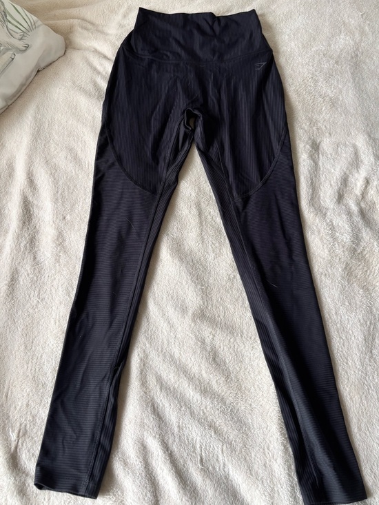 Gymshark Pants - 3/25$ - GYMSHARK - Black Leggings
